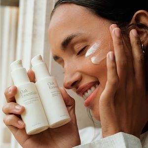 OAK ESSENTIALS Daily Vitamin C Serum and Nightly Retinol Serum